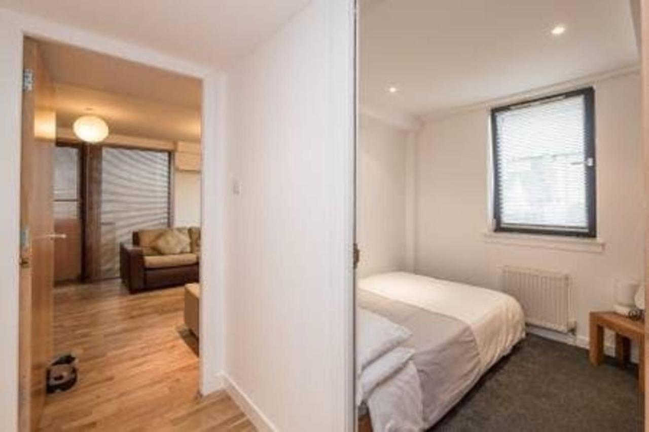 Modern Flat In The Middle Of Old Town Edimburgo Exterior foto