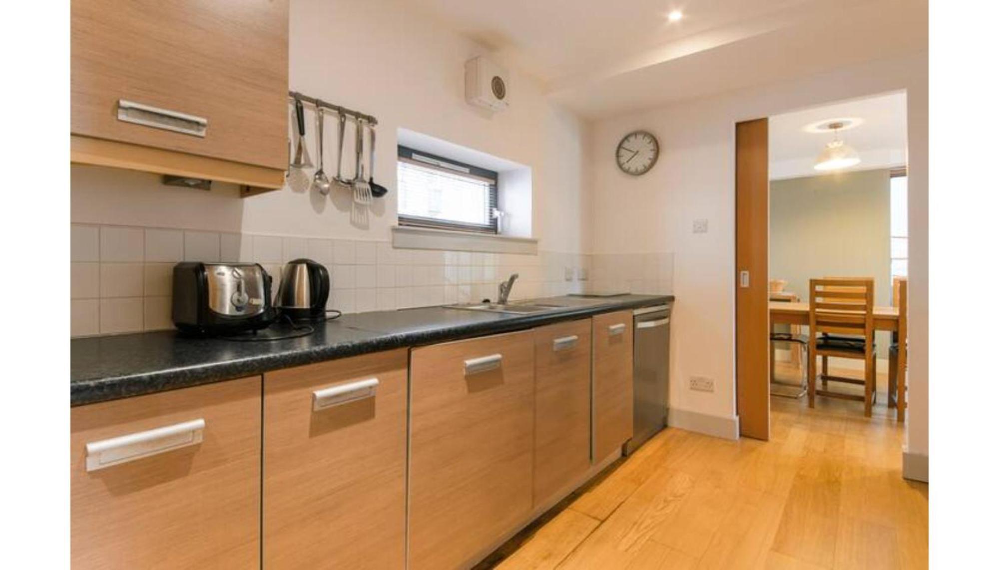 Modern Flat In The Middle Of Old Town Edimburgo Exterior foto